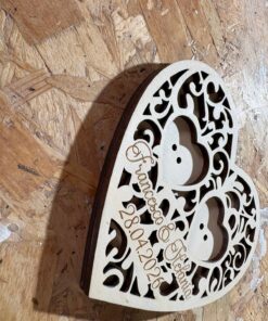 Alternative view of Portafedi cuore in legno traforato