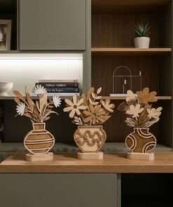 Alternative view of Vaso in legno con fiori a rilievo